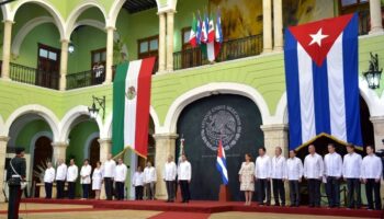 México y Cuba amplían acuerdo turístico
