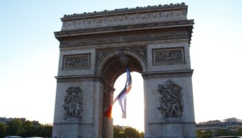 Se desploma turismo en Paris