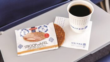 Regresan los bocadillos gratuitos a United Airlines