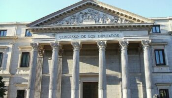 Rechazan aumento del IVA al turismo en España