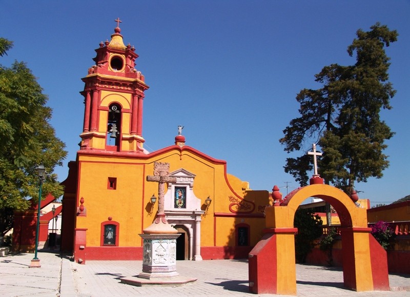 Parroquia San Sebastianen, Bernal.
