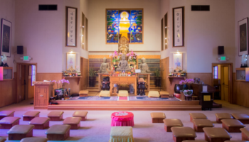 Centros budistas que ofrecen meditación y cursos en línea