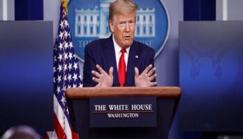 Trump suspenderá temporalmente la migración a EU