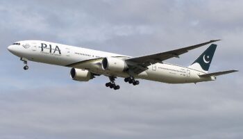 Avión de PIA se estrella en Pakistán