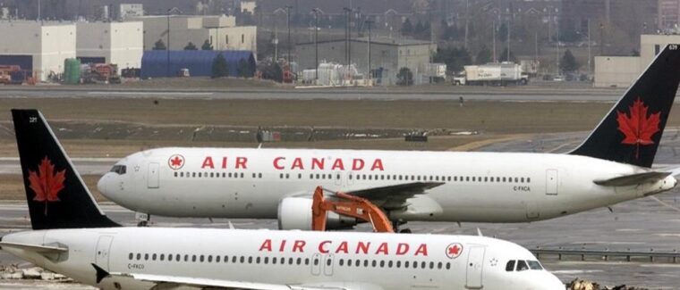 Aviones de Air Canada en una pista