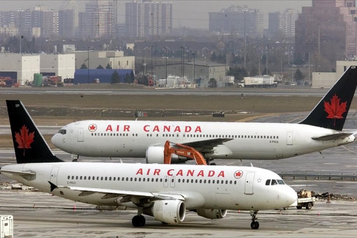 Aviones de Air Canada en una pista