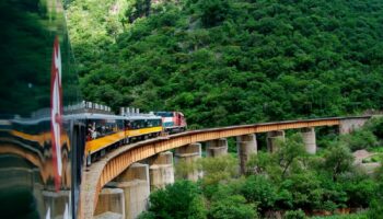 Viaje en El Chepe: ruta y costos del tren exprés