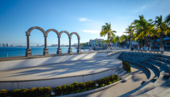 Puerto Vallarta recibe 135 mil viajeros en 2 meses