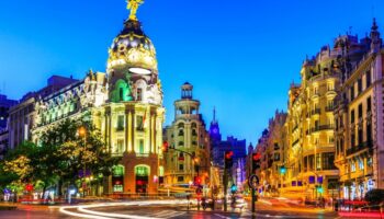España valora más restricciones por rebrote