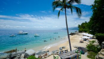 Restricciones en destinos de playa de México por Covid