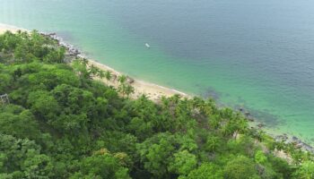 Viajeros de EU y Canadá buscan las playas de Puerto Vallarta