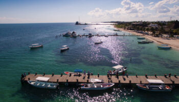 Balacera en playa de Puerto Morelos deja dos muertos