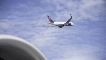 Variante de Covid amenaza a la conectividad aérea