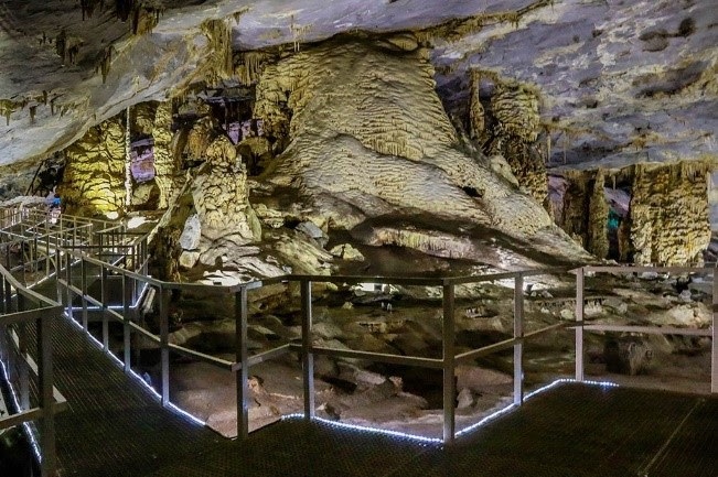 Nvo leon grutas de bustamante