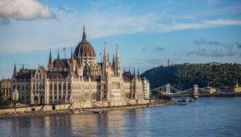Hungría reabre al turismo sin restricciones por Covid