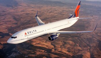 Delta hará cambio de vuelos antes del 4 de julio