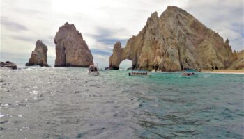 En 2022 Cancún y Los Cabos recibieron más turistas que en 2019