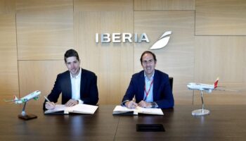 Iberia y Viva Aerobus firman código compartido