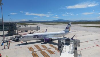 Arajet aumenta vuelos a México y se mantiene en el AIFA