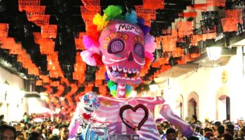 Con el “Festival de las Almas”, Valle de Bravo celebra el Día de Muertos